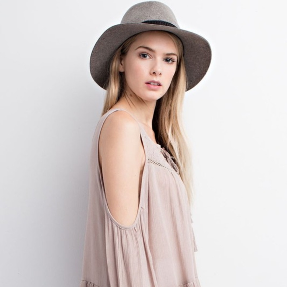 Beautiful Lace Top - Picture 6 of 7